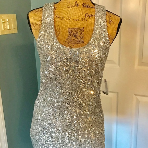 Alice + Olivia Tops - NWT Alice & Olivia Sequin Night Out Top Size M